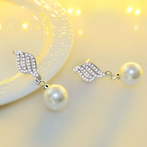 Pierced Pearl Earrings - Picture 3 of 5